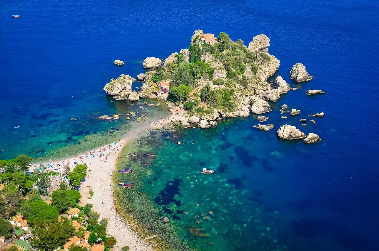 Holiday home Villa Etna Mare - Pool Villa In Peaceful Location With Breathtaking Views Of The Sea, Mt Etna & Taormina -